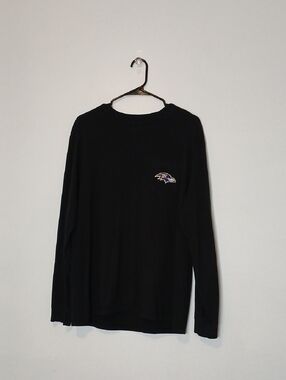 Vineyard Vines Black Crewneck Sweater with Small Chest Patch